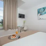 Luxury Villa With Heated Pool Near Beach & Split