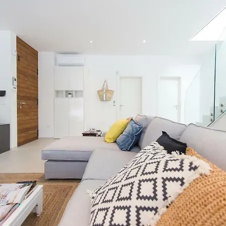 Villa Luxury With Heated Pool Near & Split