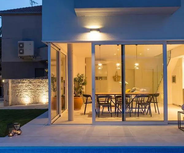 Villa Luxury Villa With Heated Pool Near Beach & Split Kaštela